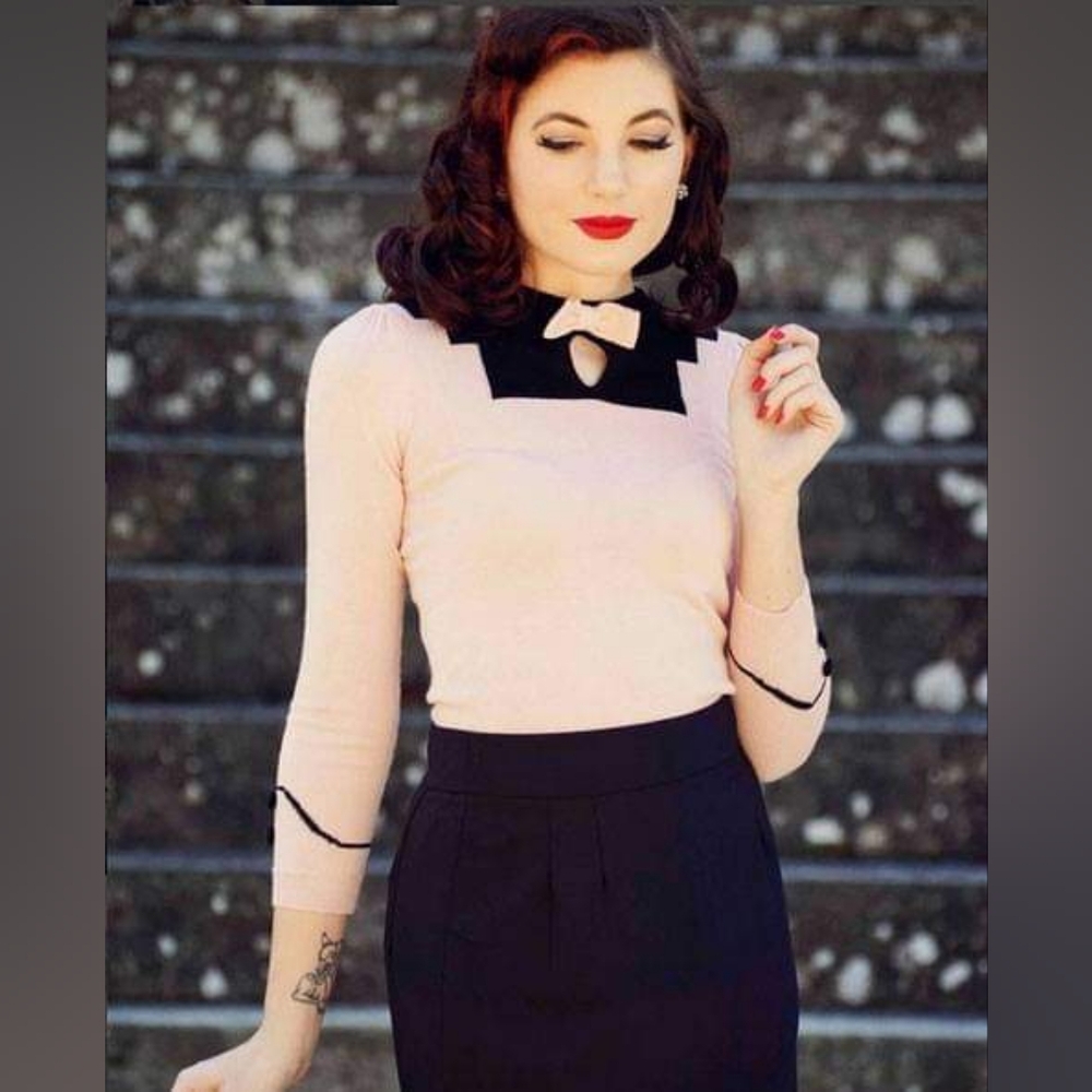 NEW Vintage Inspired Pinup Pink Sweater with Dainty Black Details Size Small